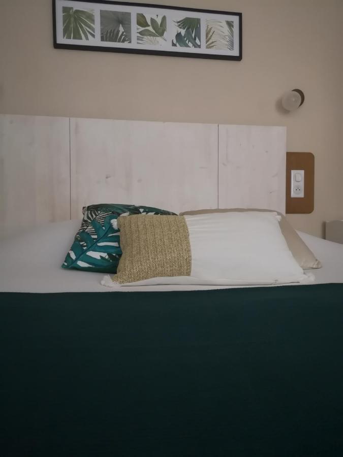 Hotel Les Deux Magots La Roche-Bernard Ngoại thất bức ảnh
